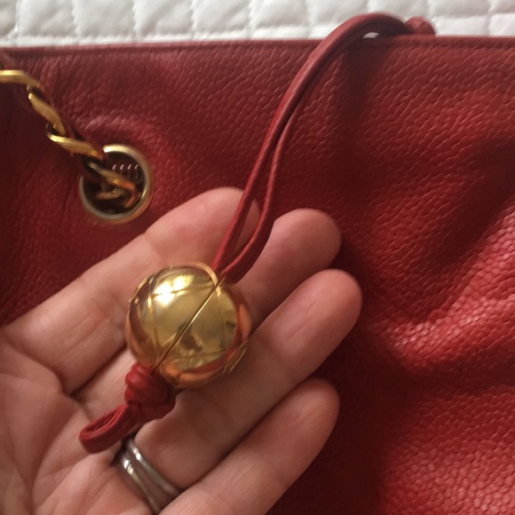 Chanel Vintage Tote - Picture 3 of 8